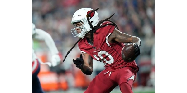 Den berömda bredbandsmottagaren DeAndre Hopkins går med i Tennessee Titans Den berömda bredbandsmottagaren DeAndre Hopkins går med i Tennessee Titans